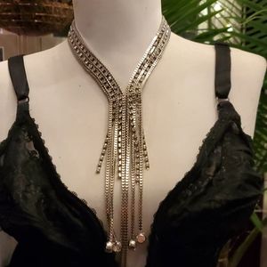 Dangle showstopper silver necklace with rhinestone